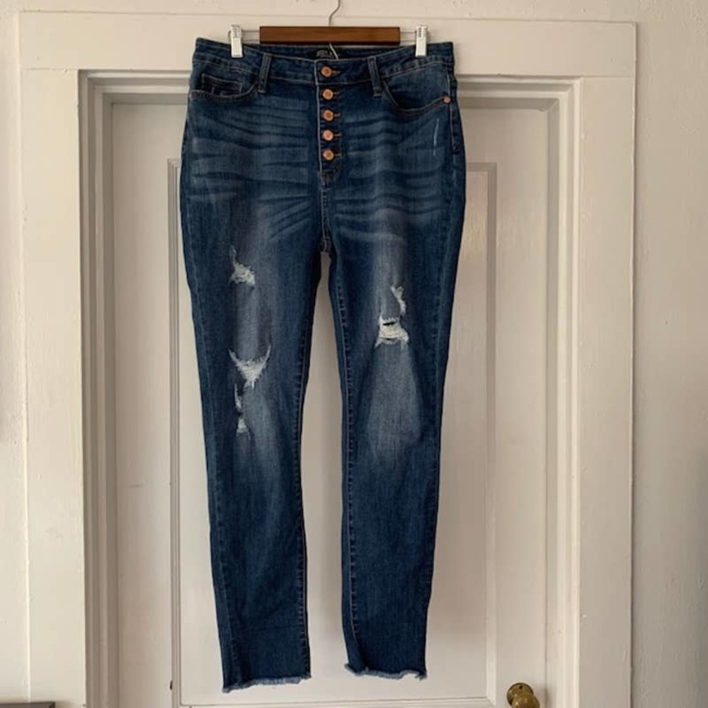 Judy Blue Skinny Fit 5 Button Up Jeans Size 32 with Distressing